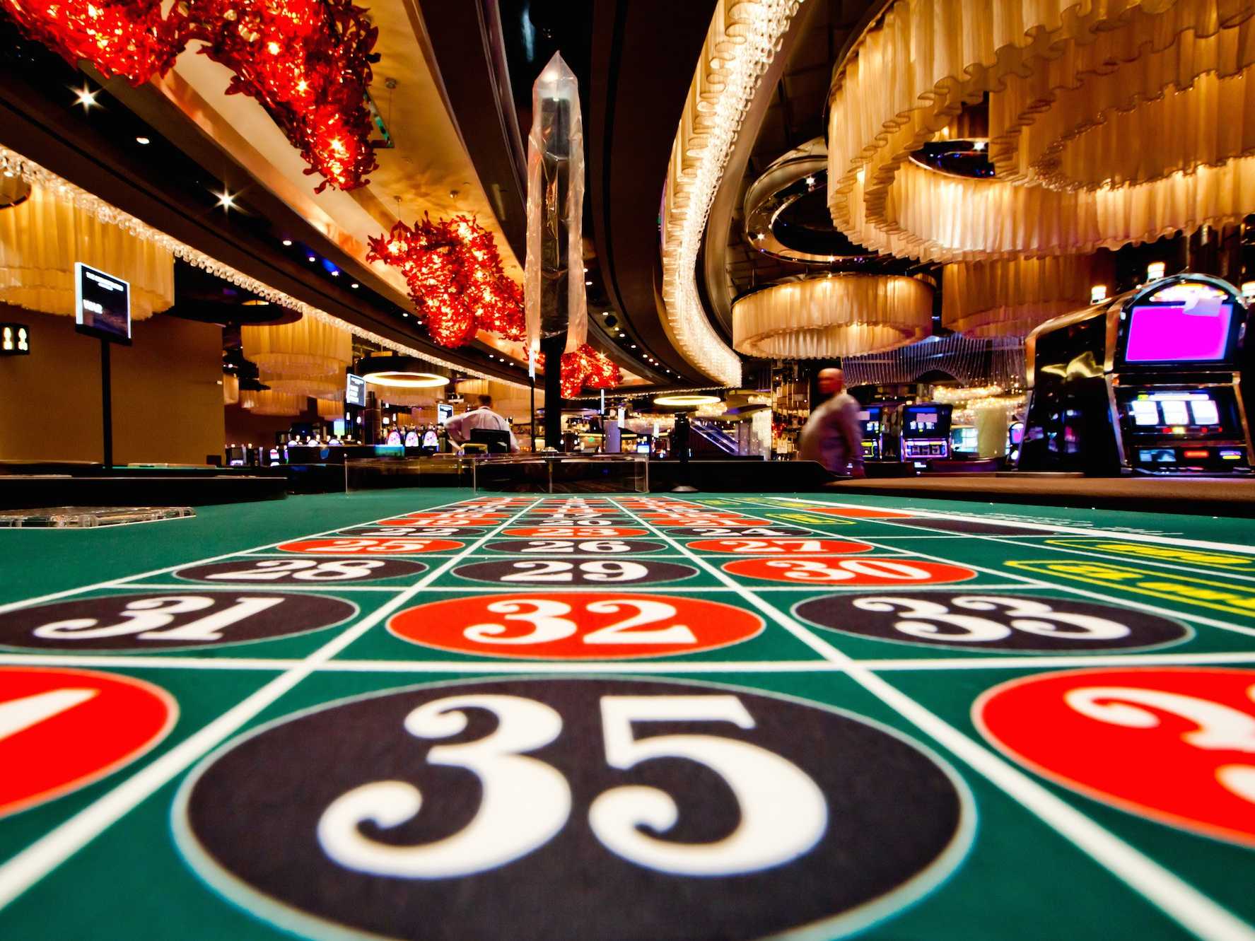 Slot Makinelerinde Strateji ve Şansın Dansı